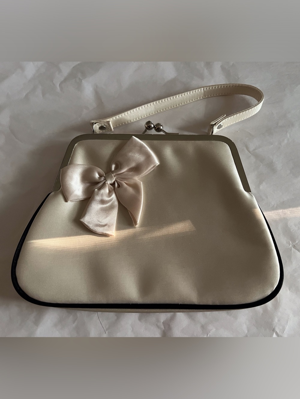 Vintage Elegant Cream Satin Bow Wristlet - Women Bags